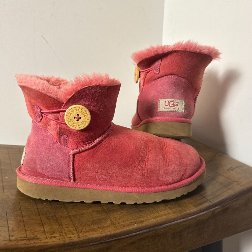 UGG Australia Coral Pink Fuzzy Boots Womens 7 Cozy Y2K Casual Cute